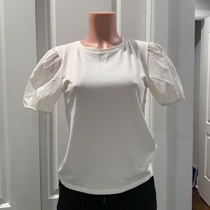 NWOT White Puff‎ Slleve Shirt